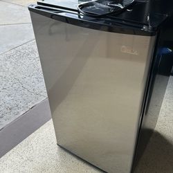 Mini Fridge 32 inch tall