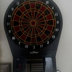 Plastic tip dart board