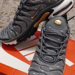 Nike Air Max Plus SE