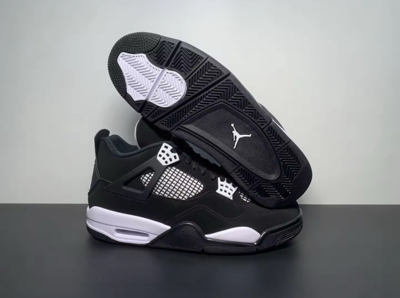 Jordan 4 white thunder
