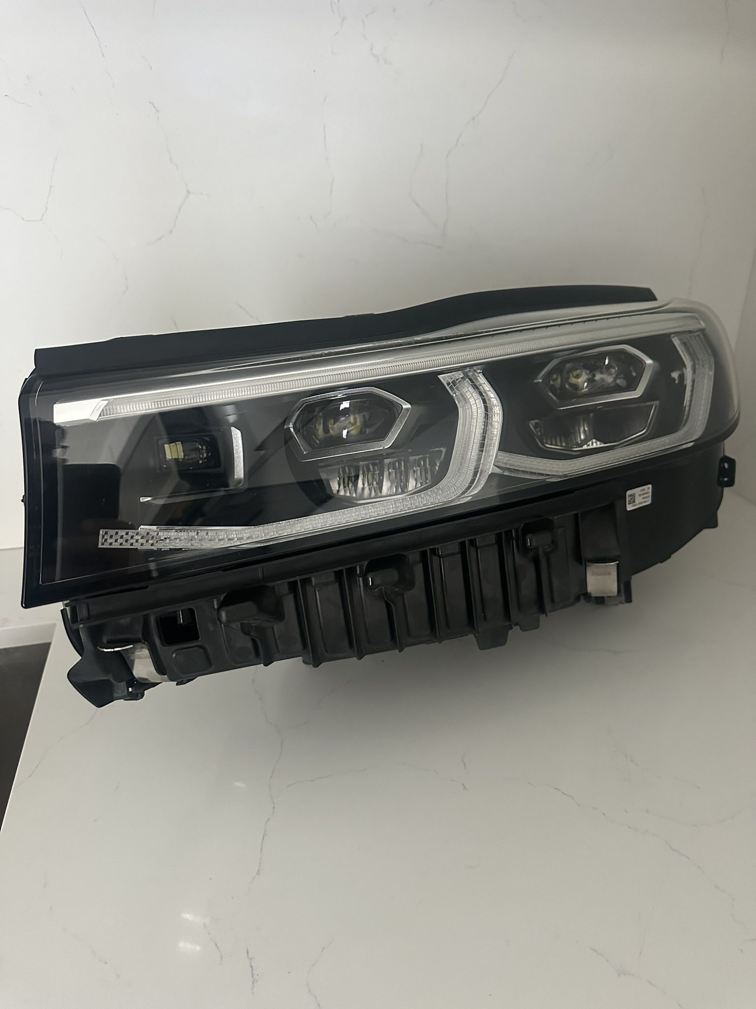 BMW G11/G12 LCI 7 SERIES LEFT DRIVER LED HEADLIGHT HOUSING 2020-2023