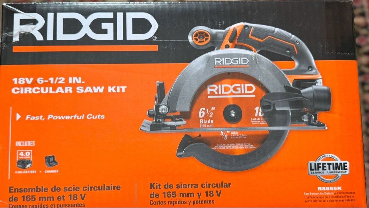 RIDGID 18V Cordless 6 1/2 in. Circular Saw Kit