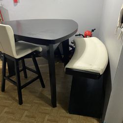 DINING TABLE FOR SALE
