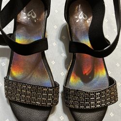 Girls Wedges Size 4 New 