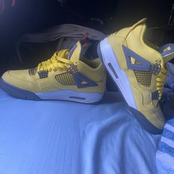 Jordan 4 Retro Lightning Men’s Size 10 