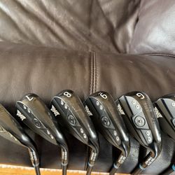 PXG 0311 XP Gen 4 Black Elite (6i - 9i, PW, GW)