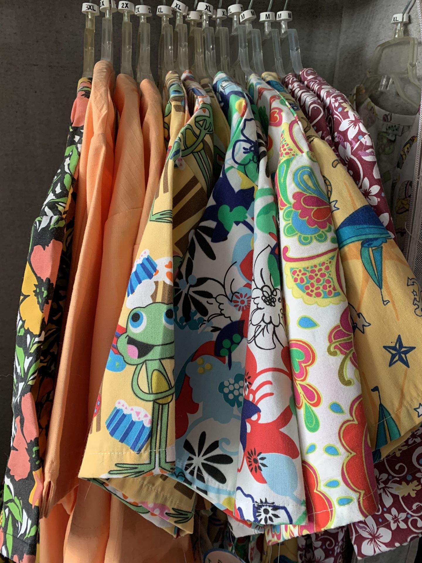 Women’s & Unisex Scrub Shirts