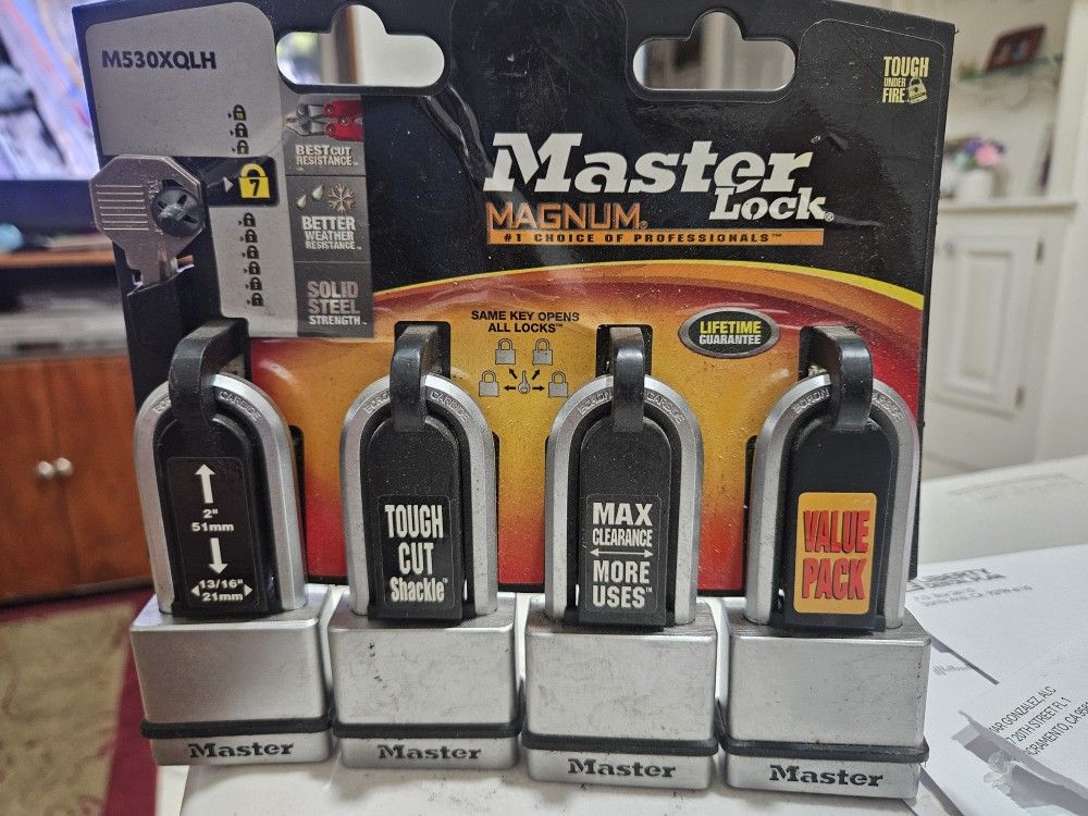 Master Locks Magnum