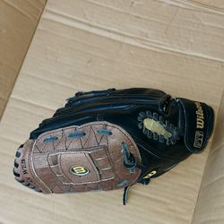 Wilson A2497 Barry Larkin 11 Inch  Baseball Glove