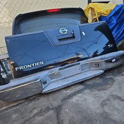 Tailgate rear bumper oem frontier 2012