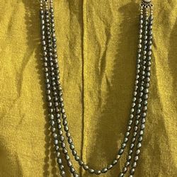925 silver necklace with pearls and 17 inches long, I accept offers, I have a lot of jewelry that I will be uploading to my page if you like more than