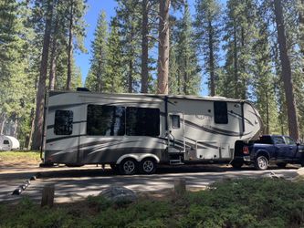 2015 Grand Design Solitude 5th Wheel