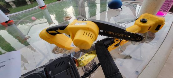 (NEW) CORDLESS CHAINSAW WITH EXTENSION POLE