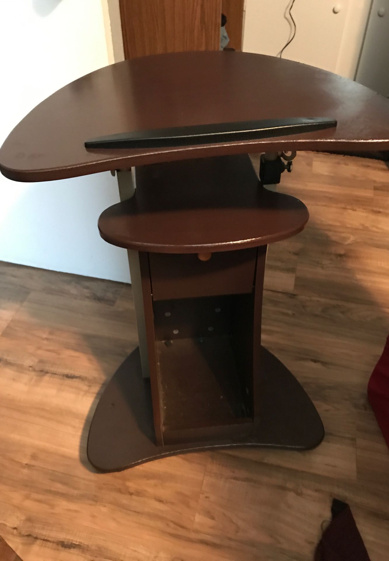 Computer desk