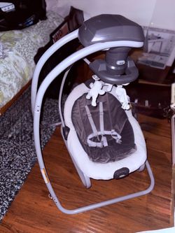 Graco Baby Swing with Mobile