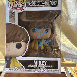 Sean Astin Signed GOONIES Funko COA Beckett Slight Damage