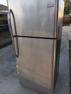 Frigidaire. Fridge