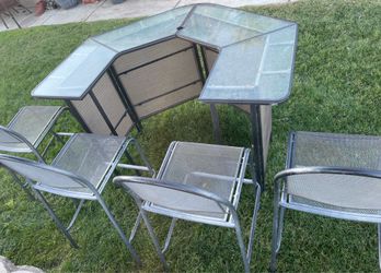 patio bar/ 4 metal stools