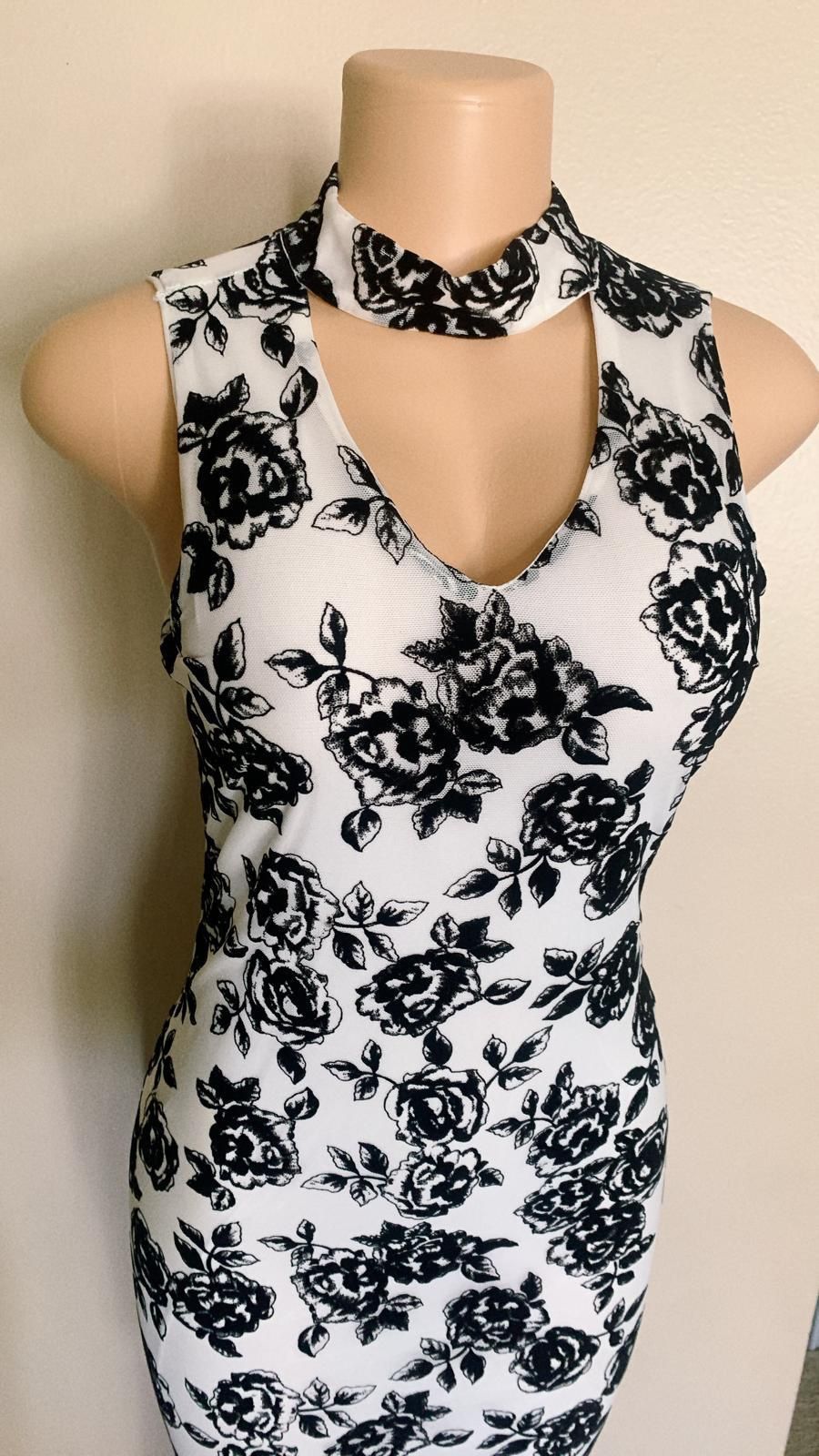 Vestidos a la rodilla disponible en mas tallas