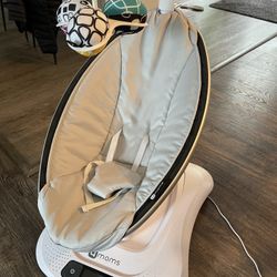 Mamaroo Baby swing