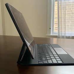 Apple Magic Keyboard 13” iPad Pro