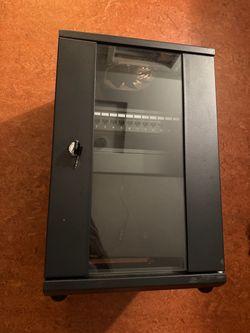 9u 10in Enclosed Server Rack w/ Fan