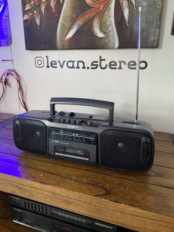 Classic Sony Sound: Fully Restored CFS-200 Boombox – The Ultimate Analog Time Machine
