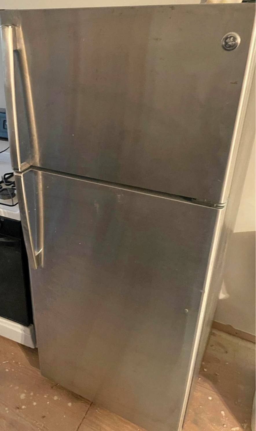 Stainless Steal Refregerator Works Great
