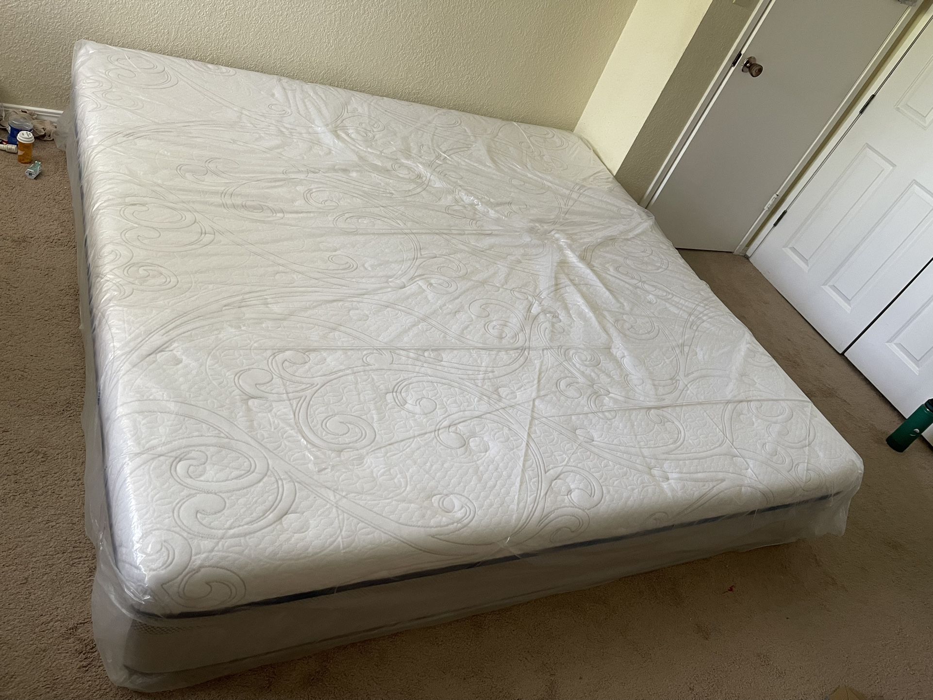 Novaform 14” ComfortGrande Advanced Gel Memory Foam Mattress - King