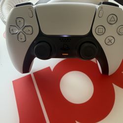 PlayStation 5 DualSense Controller 