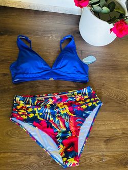 Two-Piece Bikini Set with Floral Bottoms