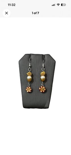 Handmade Candy Peppermint Beaded Dangle Earrings Gold Tone Faux Pearl Christmas