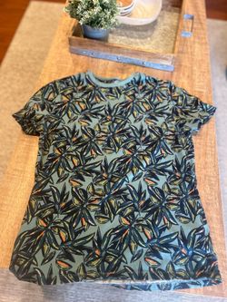 Goodfellow & Co Women's Tropical Tee Size M