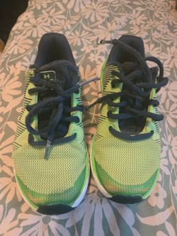 under armour kids green shoes size 12