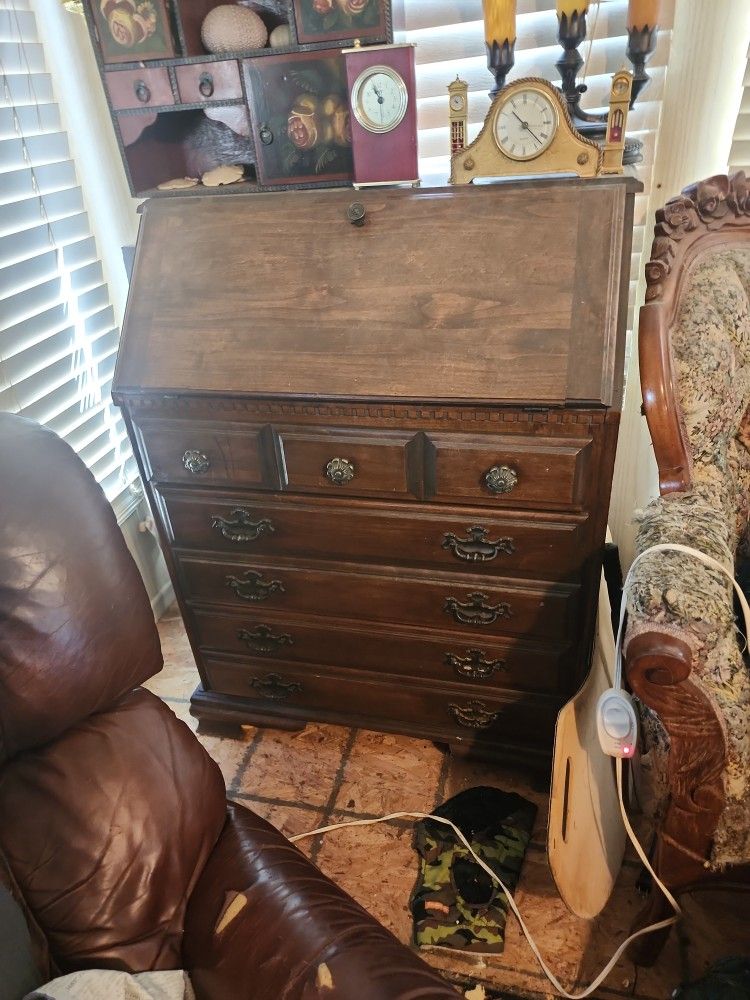 Secretary Style Antique Desk/ Hutch