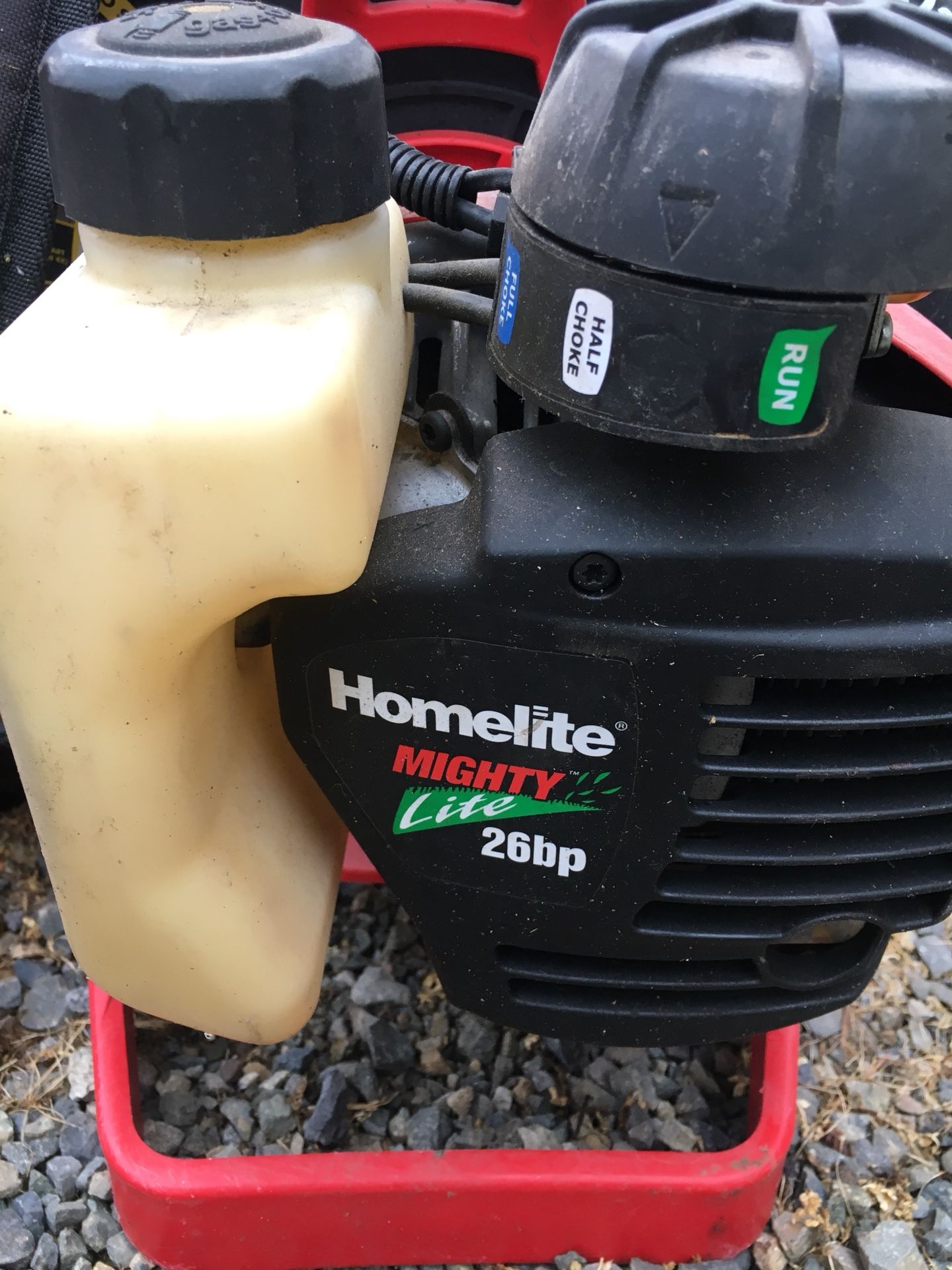Homelite backpack leaf blower 26bp (gas) 180mph for Sale in WA