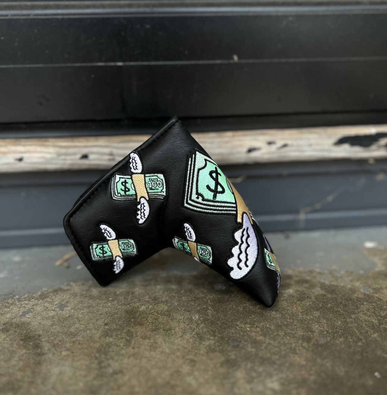 Flying money putter headcover