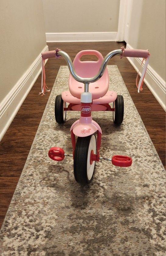 PINK Radio Flyer FOLDING Trike Tricycle EUC Beginner Bike Children ADJUSTABLE Seat STREAMERS Storage BIN Kids Girls Boys