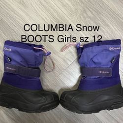 COLUMBIA BRAND GIRLS SNOW BOOTS SIZE 12. 20$ pick up downtown LA near Union Station/Little Tokyo area. Please have exact cash or Zelle.