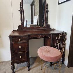 ANTIQUE VANITY