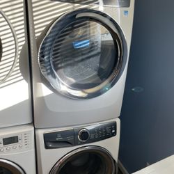 set washer and dryer gas use like new perfect working 