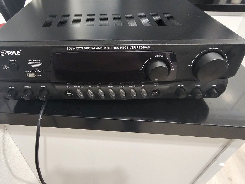PYLE 300 watts Am/fm Stereo Receiver