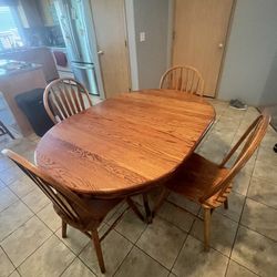 Oak Dining Table w/chairs