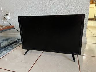 24 inch 1080p LED Smart TV - Vizio D24f-F1