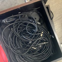 A bunch of xlr cables.