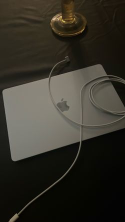 Apple MacBook