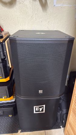 2 Ev elx 200 18sp powered sub woofer