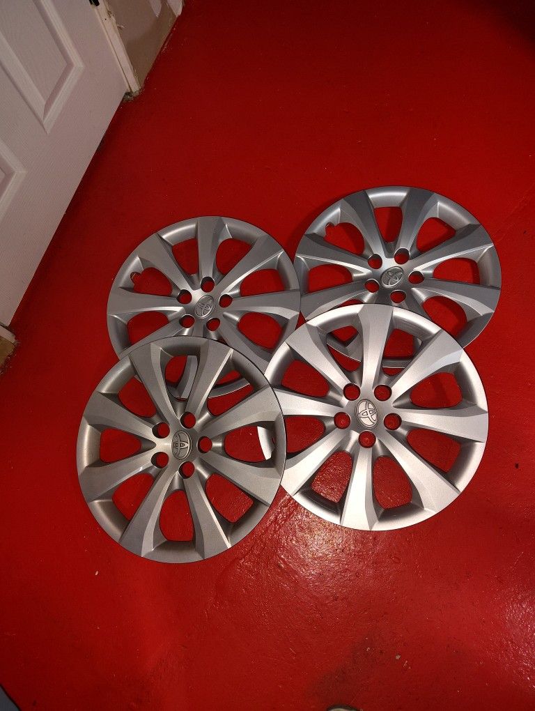TOYOTA 16 " FACTORY OEM HUBCAPS 