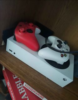 Xbox series s ,2 remote, 2tb internal 4tb external