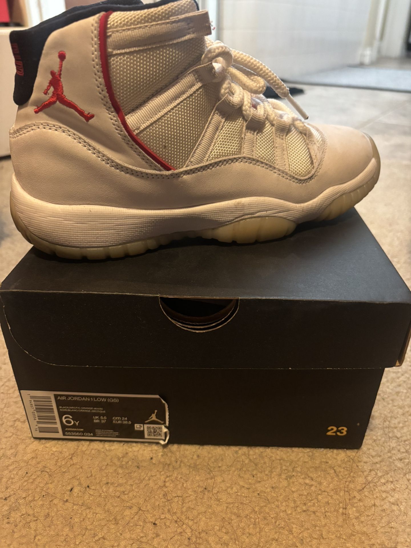 Jordan 11 Platinum Tint